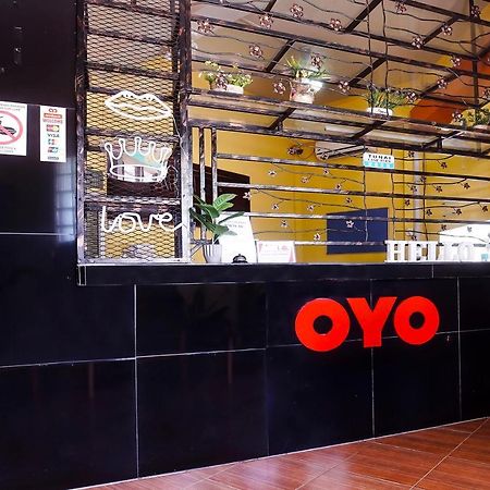 Super Oyo 90516 Hotel Night Queen Salak Tinggi 雪邦 外观 照片