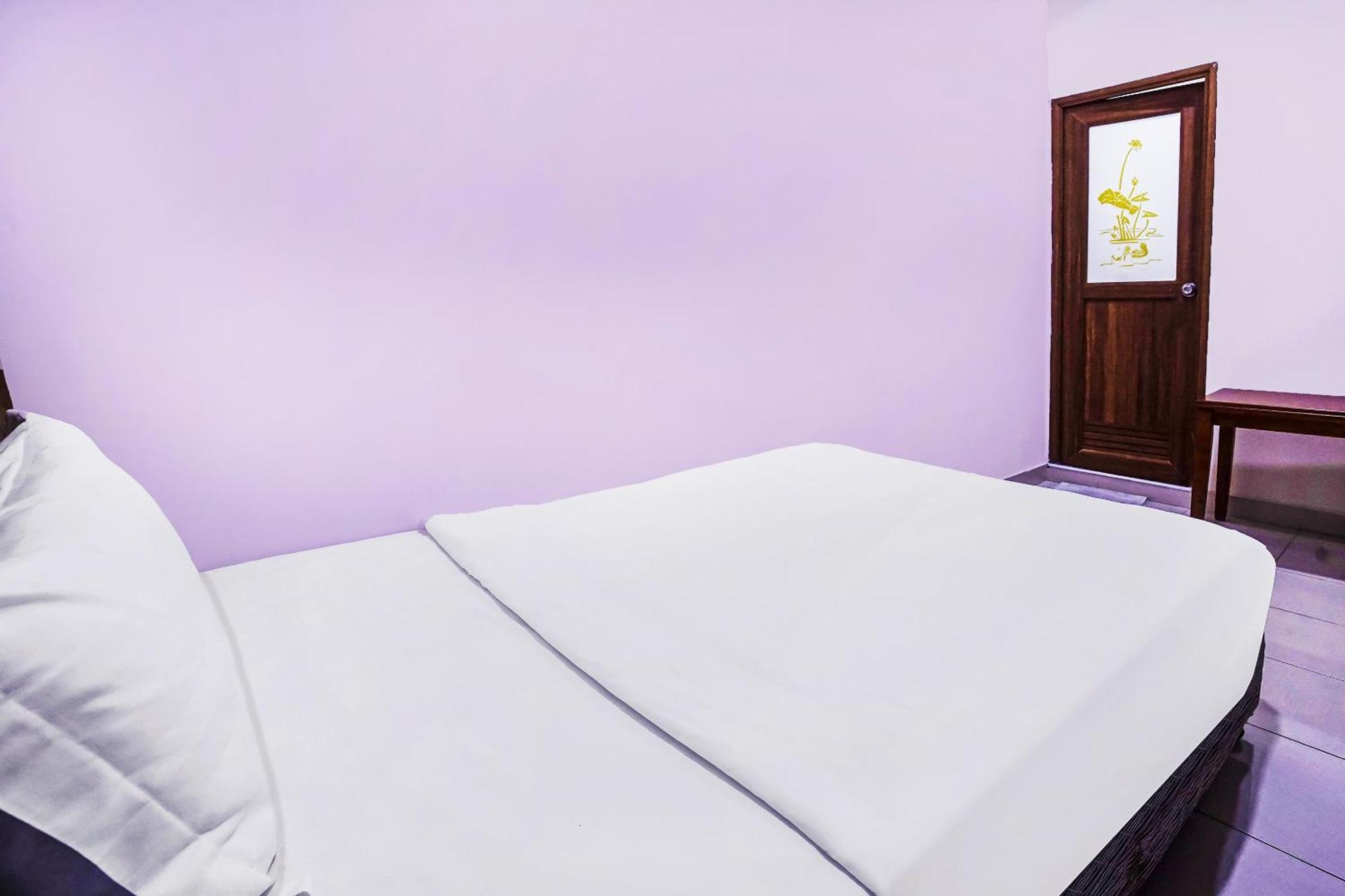Hotel Night Queen Salak Tinggi 雪邦 外观 照片