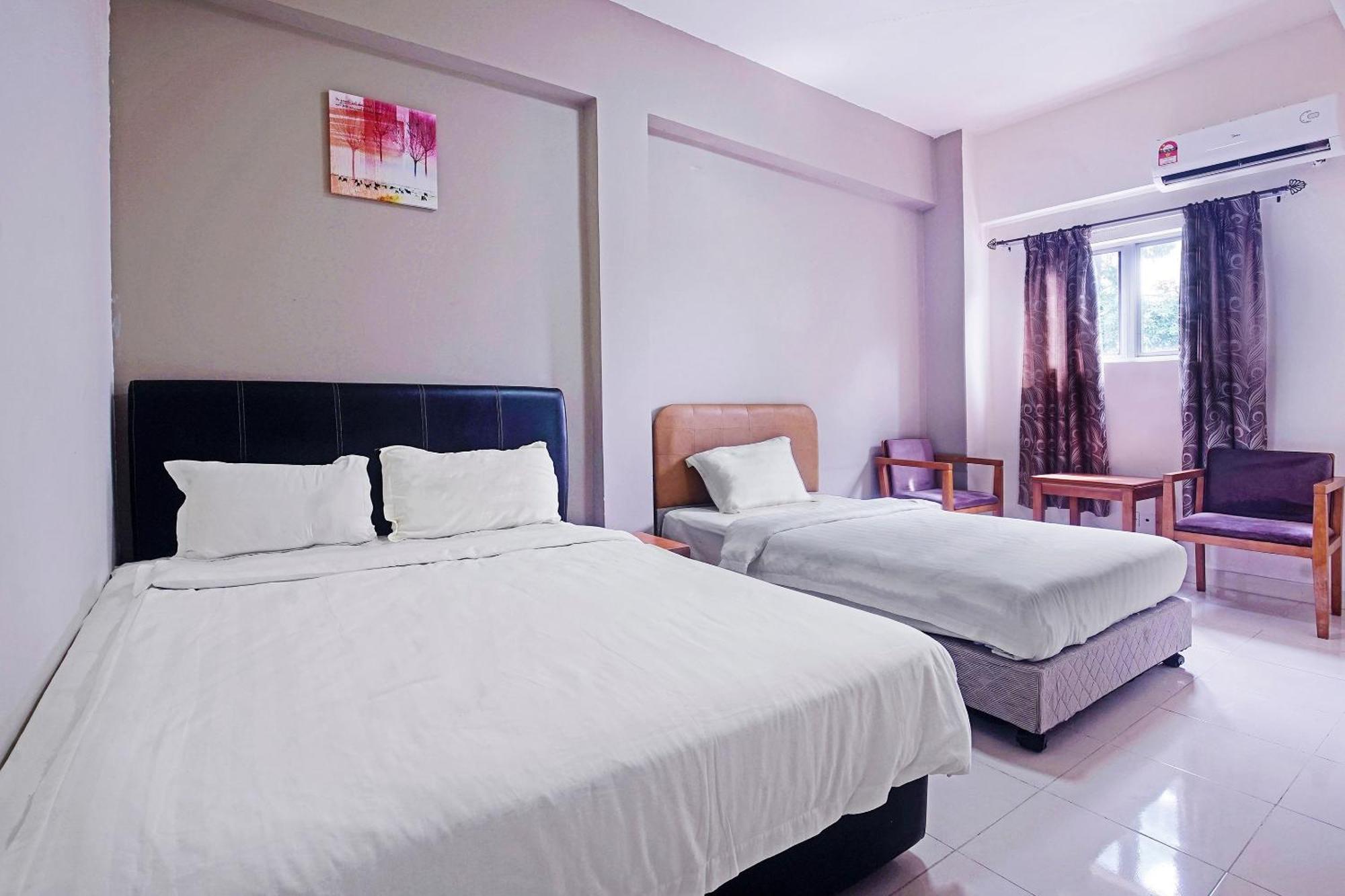 Hotel Night Queen Salak Tinggi 雪邦 外观 照片