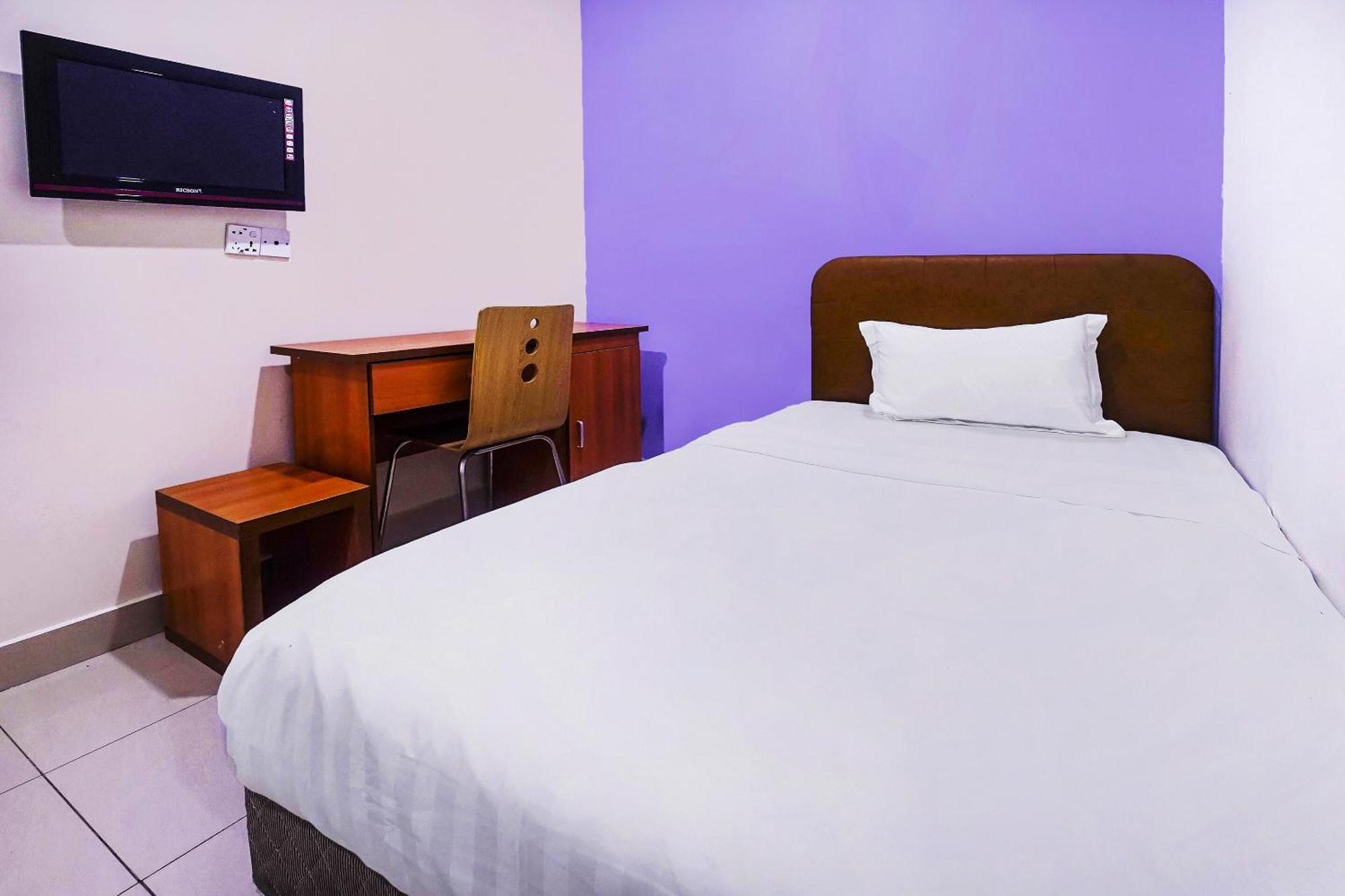 Hotel Night Queen Salak Tinggi 雪邦 外观 照片