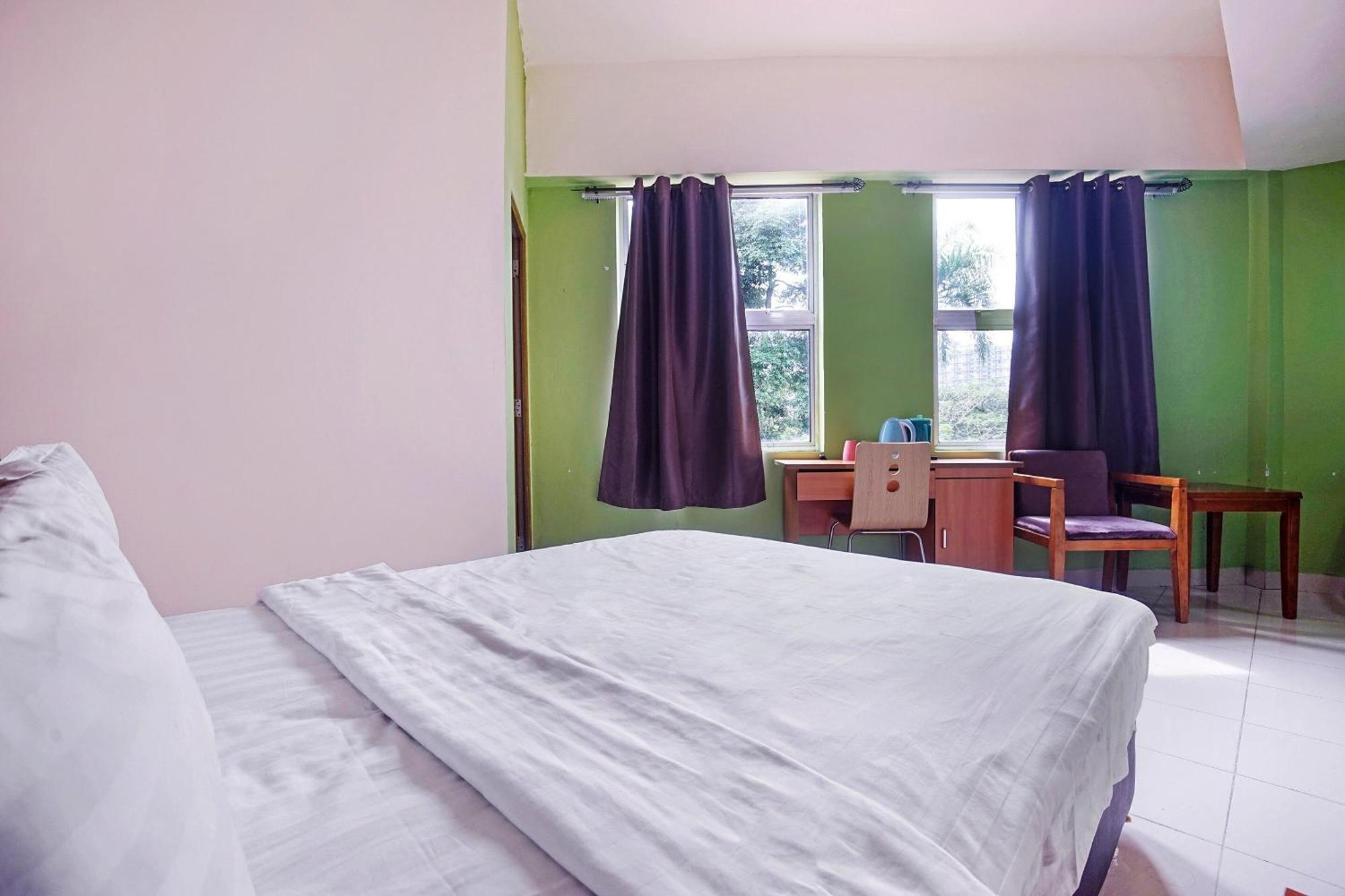 Hotel Night Queen Salak Tinggi 雪邦 外观 照片
