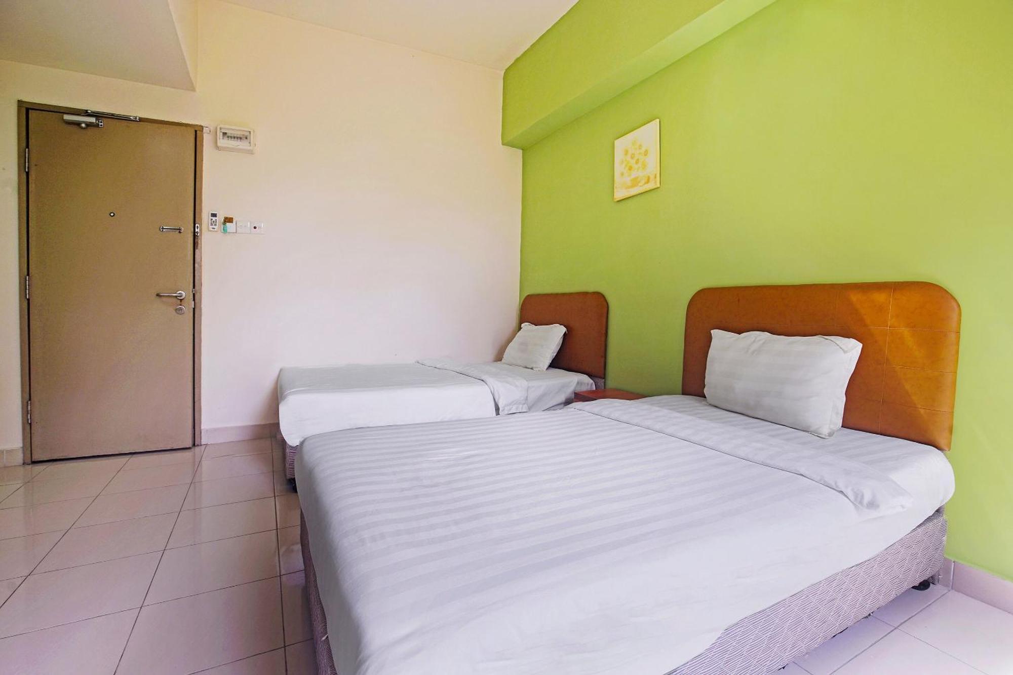 Hotel Night Queen Salak Tinggi 雪邦 外观 照片